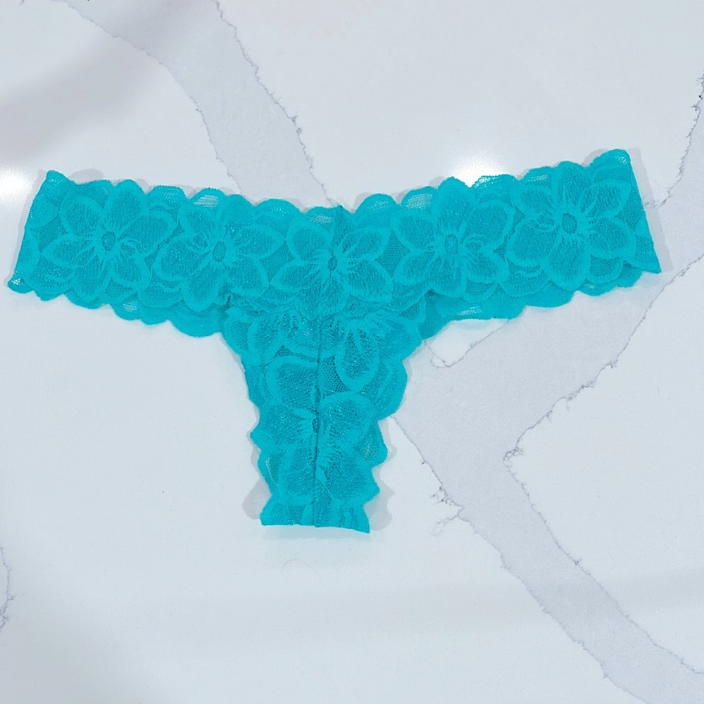 NWT - Victoria’s Secret - VS Pink - Teal Tropical Floral Lace Thong